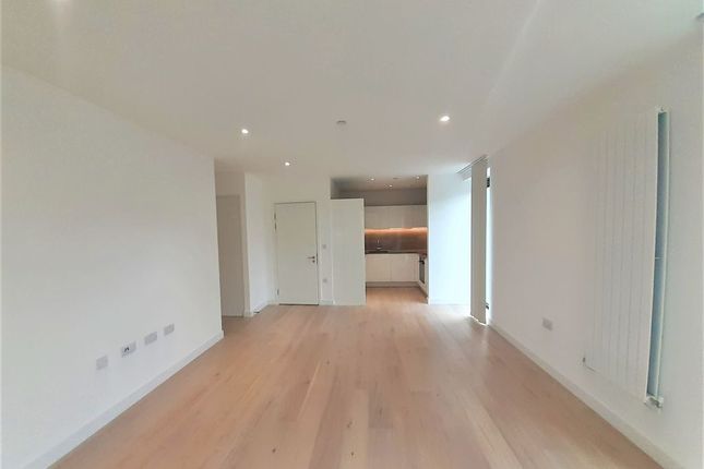 8 Caravel House, 2 Rendal Way, London photo 3