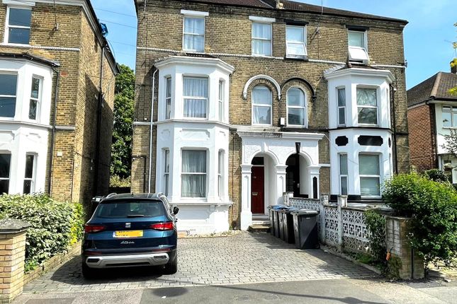 Triplex to rent in 14 Elgin Road, Croydon, Surrey