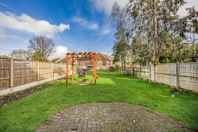7, Pond Head Lane, Reading photo 2