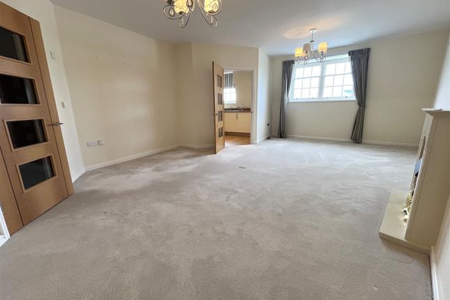 Flat 39 Harbour Lights Court, North Quay, Weymouth photo 3