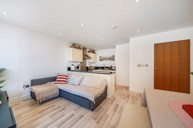 Flat 203, The Galley, 3, Basin Approach, London photo 4
