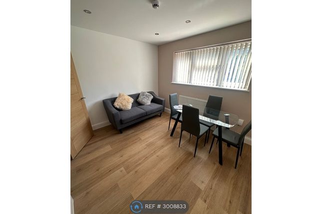 Hawthorne Crescent, Slough photo 3