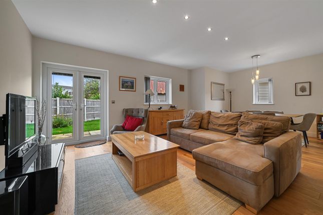 1, Tamarisk Close, Kirby-Le-Soken photo 2