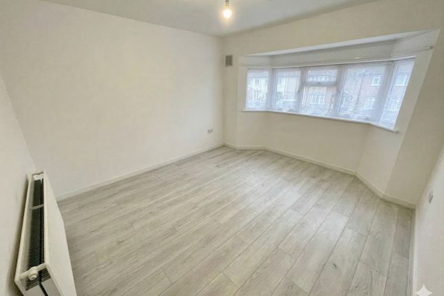 68, Wilsden Avenue, Luton photo 5