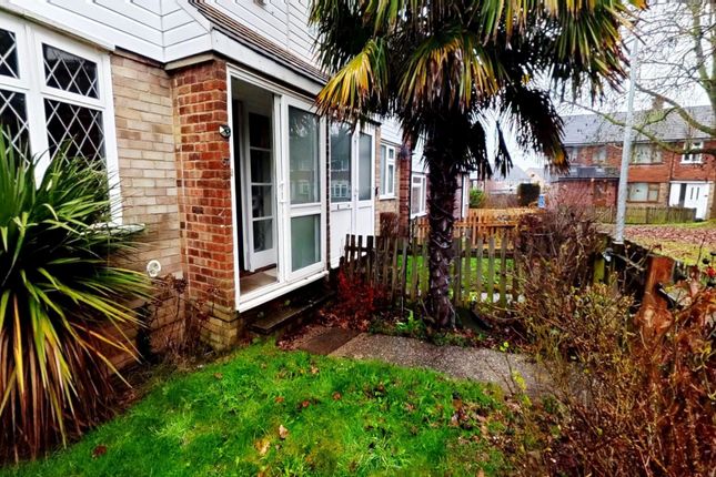 57 Kenilworth Gardens, Gillingham photo 3