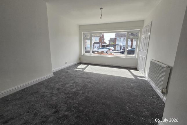 50, Land Oak Drive, Kidderminster photo 2