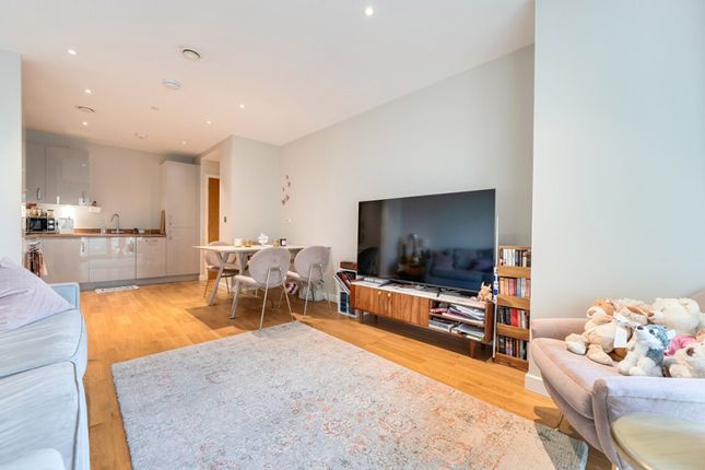 8 Cutter Lane, Greenwich photo 4