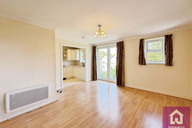 10,, Oak Mount, Eccles photo 2