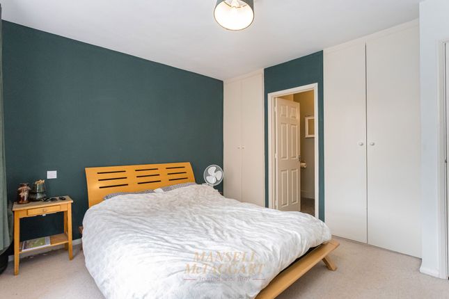 Flat 3, Castle House The Square Lewes Road, Forest Row photo 4