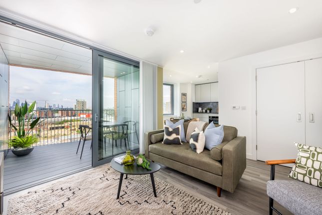 Thumbnail Flat for sale in Navigation Road, London