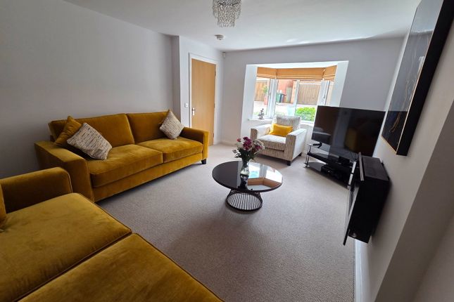 8, Wellingtonia Close, Loughborough photo 3