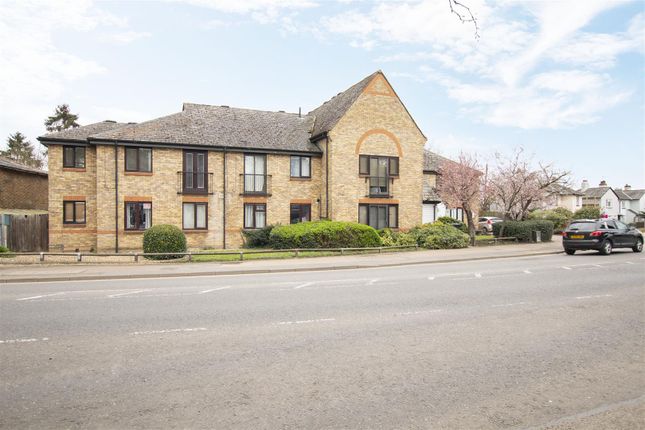 Thumbnail Flat for sale in High Road, Broxbourne