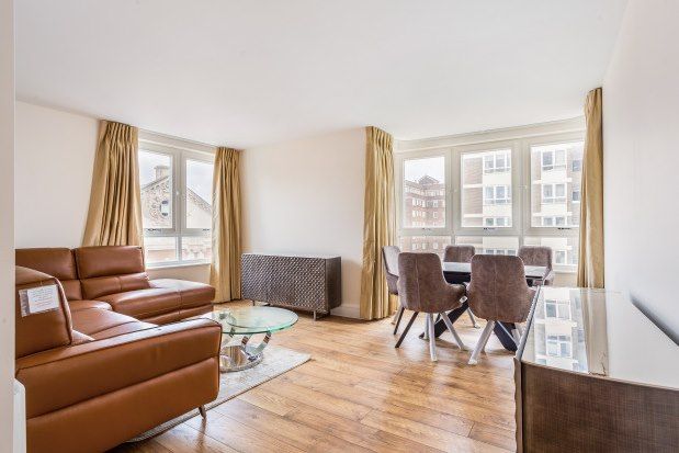 Flat to rent in Chelsea Manor Gardens Chelsea Towers, London