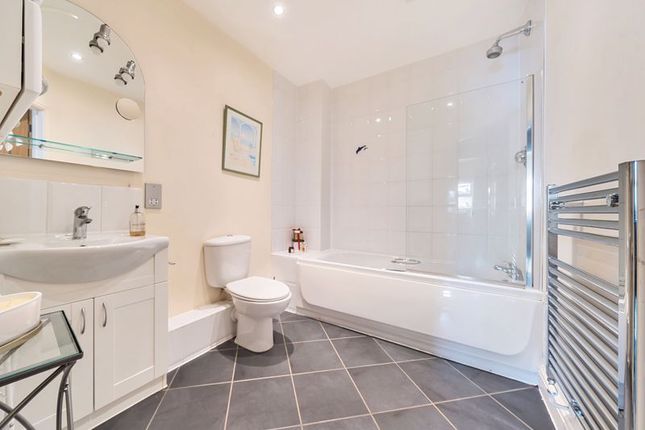 Flat for sale in Gordon Road, Camberley
