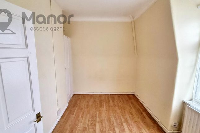 45 Beverley Road, Dagenham photo 4