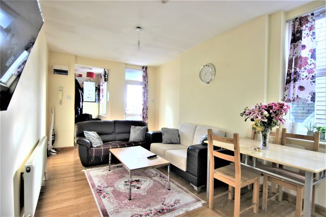 Thumbnail Flat to rent in Vicarage Parade, West Green Road, London