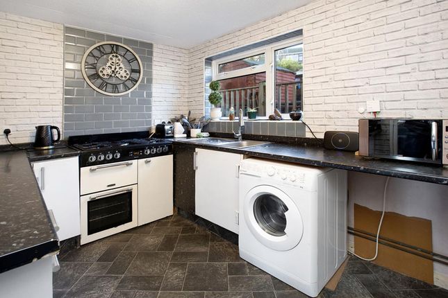 70 Newlands, Dawlish photo 2