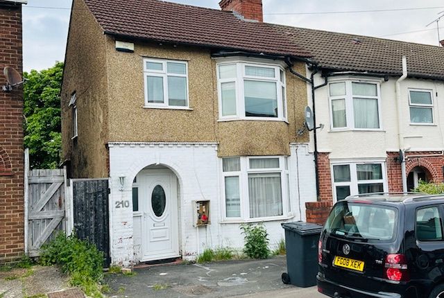 End terrace house to rent in Connaught Road, Luton