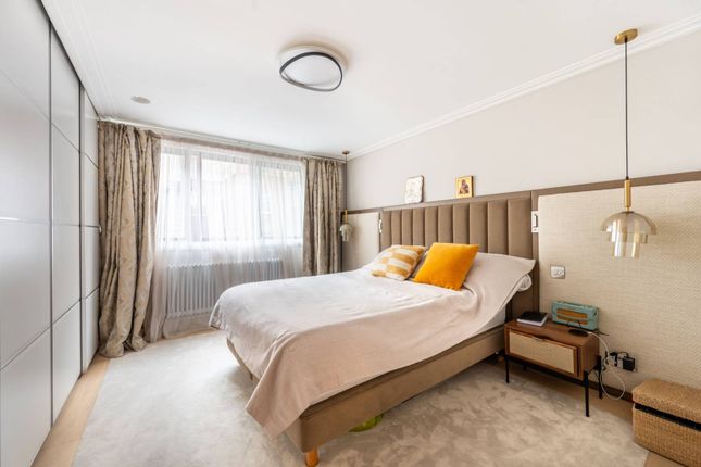 Flat for sale in Hereford Road, Notting Hill Gate, London W2