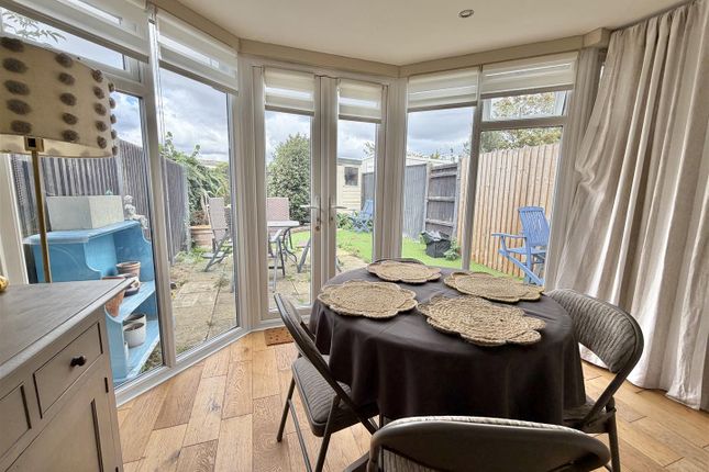 36, Alton Park Road, Clacton-On-Sea photo 3