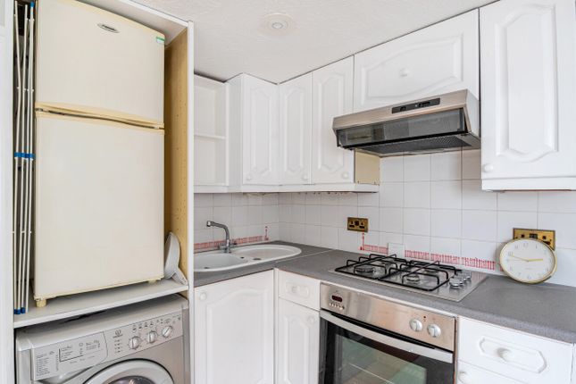 Flat 5, 3, Madeira Place, East Sussex photo 4