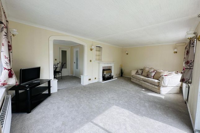 30, Greenacres Mobile Home Park, Selby photo 2