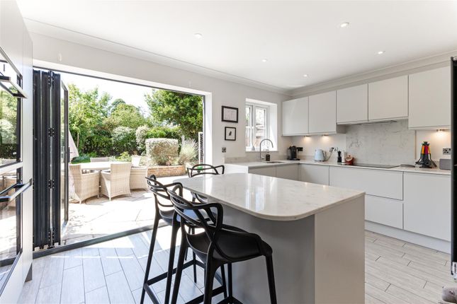 70, Collingwood Way, Petersfield photo 2