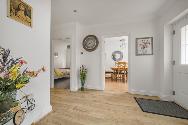 2, Heracles Close, St. Albans photo 4