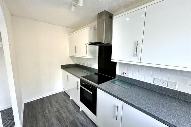 3, Oak Close, Caldicot photo 5