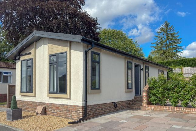 2-bed caravan on 22 Valdean Park, The Dean, Alresford, £335,000