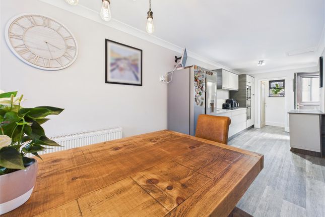 11, Cemetery Road, Dronfield photo 4