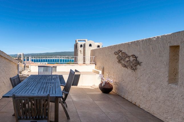 Apartment for sale in St Cyr Sur Mer, Provence Coast (Cassis To Cavalaire), Provence - Var