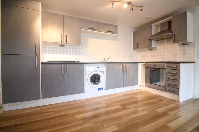 Thumbnail Flat to rent in St. Stephens Road, Hounslow