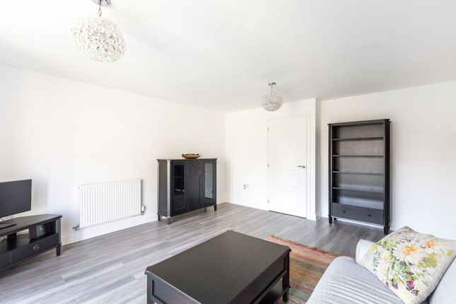 12 Sorrel Close, Haywards Heath photo 3