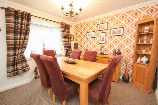 2, Calvert Close, Wellingborough photo 3