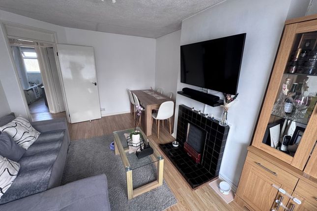 106b, West End Lane, Hayes photo 3