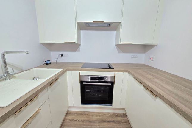 7 Regent Court Groby Road, Altrincham photo 4