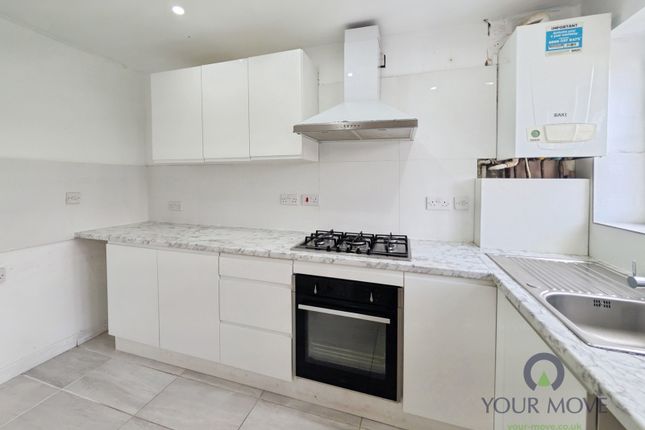 31, Blandford Close, Stoke-on-Trent photo 4
