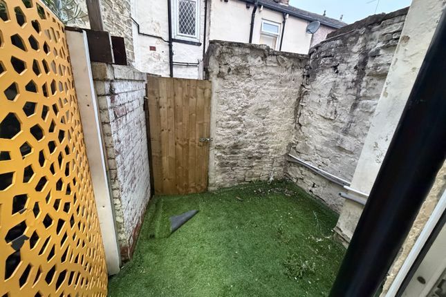 33, East Parade, Rossendale photo 2