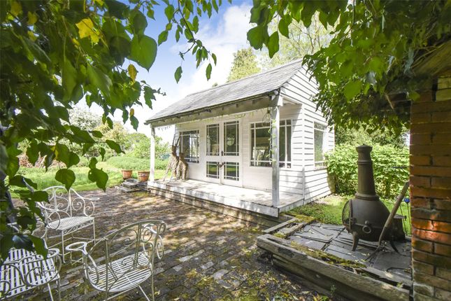 6, Pyotts Hill, Hampshire photo 4