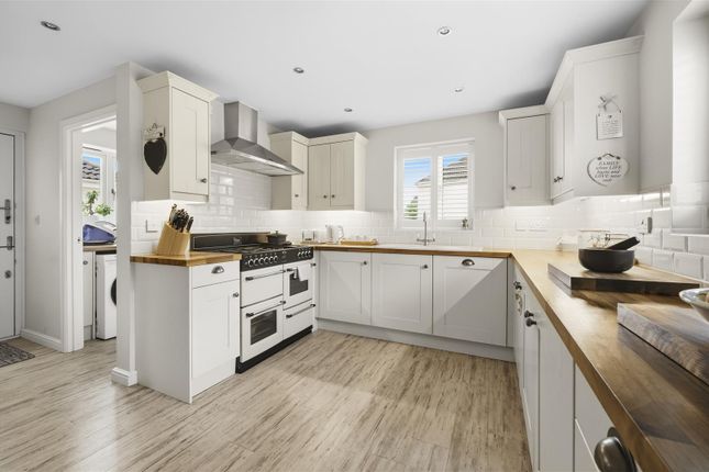 39, Clos Henblas, Bridgend photo 3