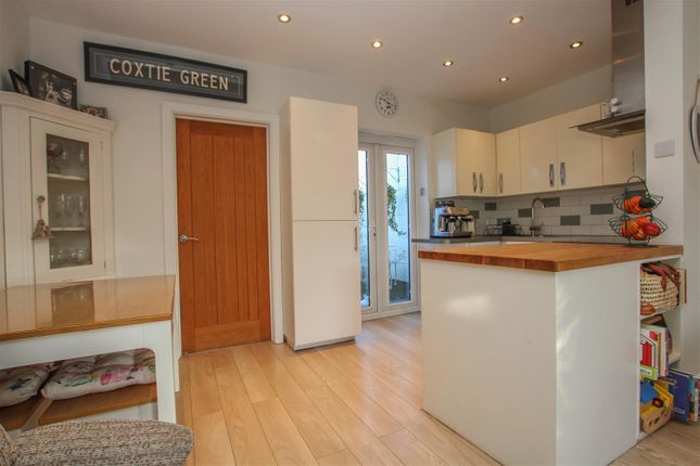 Terraced house for sale in Coxtie Green Road, Pilgrims Hatch, Brentwood