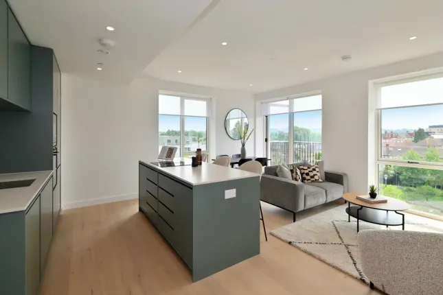 NW2 photo 3