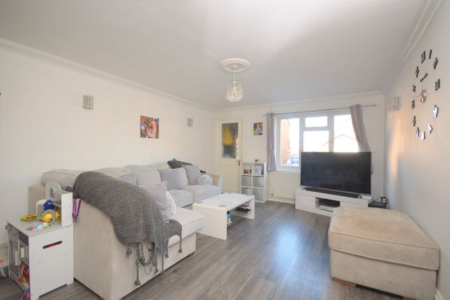 132 Broadway, Silver End, Witham photo 4
