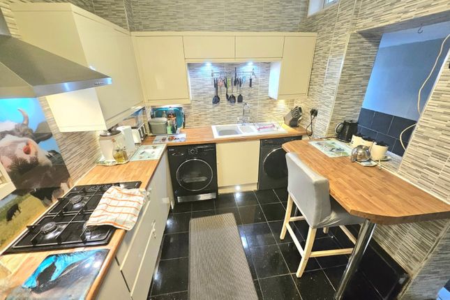 10, Dalny Street, Manchester photo 5