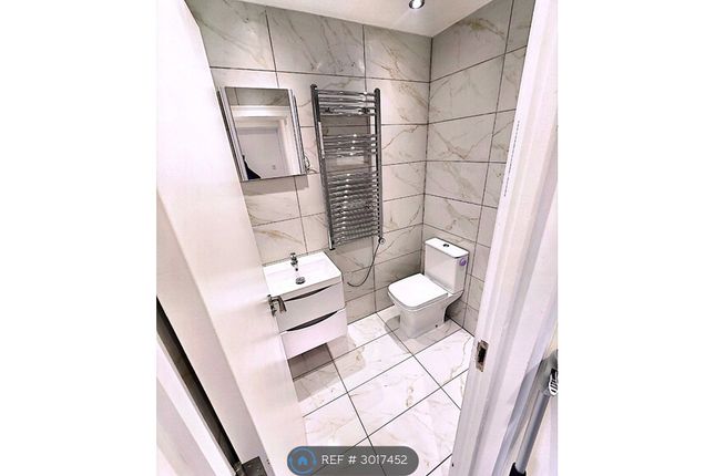 Flat, Spotland Road, Rochdale photo 3