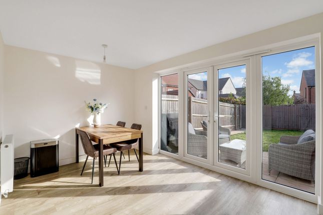 6 Shipley Close, Nottingham photo 4