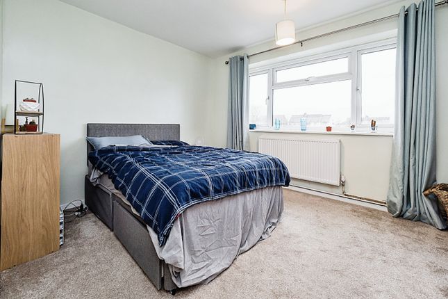 Flat for sale in Bevan Way, Hornchurch