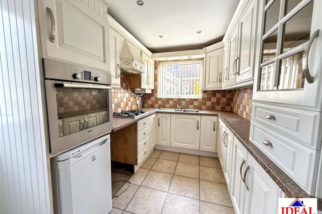 5, Crossfield Drive, Skellow, Doncaster photo 2