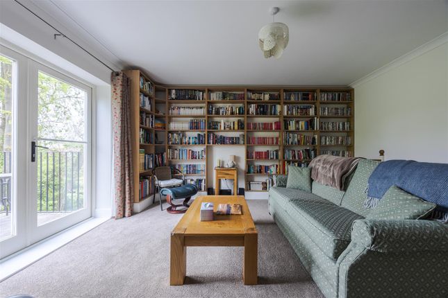 Annex Lounge / Library